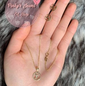 ‼️SOLD‼️18K GOLD INSPIRED LV SET